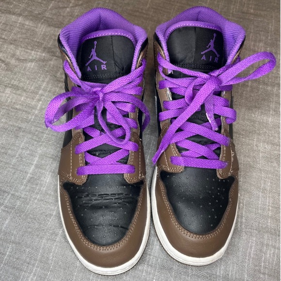 Nike Air Jordan 1 Mid GS Palomino Wild Berry Brown Black DQ8423-215 Size 6Y - Picture 2 of 9